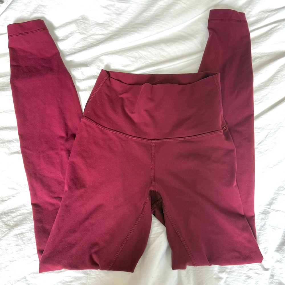 Lululemon Merlot align legging size 4, good used condition - Picture 2 of 8